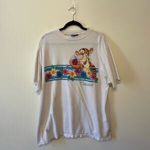 Disney Vintage 1990s XL white cotton TIGGER short sleeve t-shirt floral casual